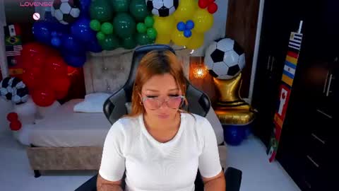 Snapshot of mia_18v chatting on 24, 6, 2026 Violett online show from 24, 6, 2026