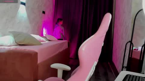 Snapshot of mia__caprice chatting on 18, 11, 2025 Mia GMT7 Mon Tue Wen Thur 1000am-0300pm Sat 0300am-0900am online show from 18, 11, 2025