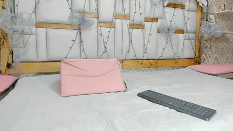 Snapshot of mia__megan chatting on 10, 1, 2025 mia__megan online show from 10, 1, 2025