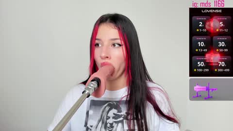 Mia adams  online show from 1, 12, 2024