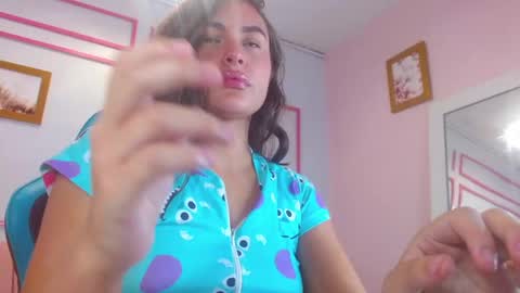 Mia  online show from 21, 2, 2025