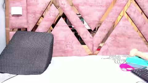 Snapshot of mia_alvares chatting on 8, 7, 2026 Mia online show from 8, 7, 2026