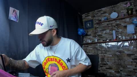 Snapshot of mia_and_vincentt chatting on 28, 9, 2025 Mia and vincentt model indepent online show from 28, 9, 2025