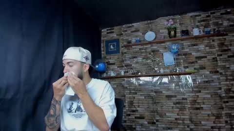 Snapshot of mia_and_vincentt chatting on 21, 10, 2025 Mia and vincentt model indepent online show from 21, 10, 2025