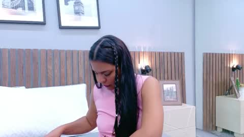 Mia Bellefort online show from 7, 3, 2026