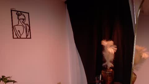 Mia Benett  online show from 18, 6, 2026