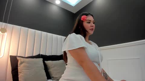 Snapshot of mia_blumm_ chatting on 7, 3, 2025 Mia online show from 7, 3, 2025