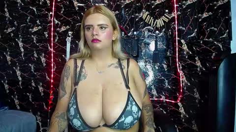 mia Independent model Thanks to everyone for your support online show from 30, 10, 2025