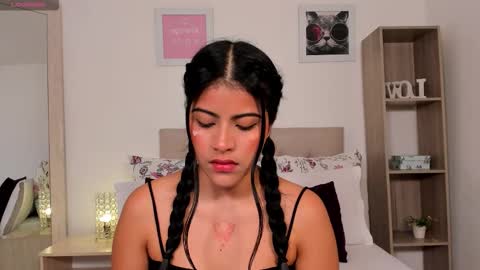 Snapshot of mia_cano_ chatting on 17, 11, 2025 Mia Cano online show from 17, 11, 2025