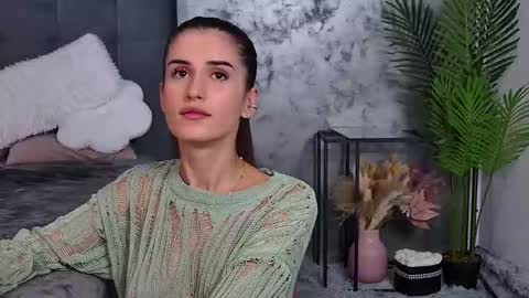 Snapshot of mia_carter99 chatting on 19, 10, 2025 Freya Allen online show from 19, 10, 2025