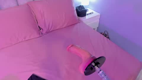 Snapshot of mia_cataleiya chatting on 1, 10, 2025 mia online show from 1, 10, 2025