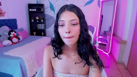 Snapshot of mia_clay1 chatting on 8, 5, 2026 Mia online show from 8, 5, 2026