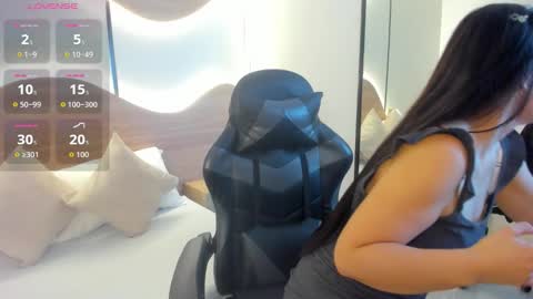 Snapshot of mia_collins96 chatting on 6, 11, 2025 M I A online show from 6, 11, 2025