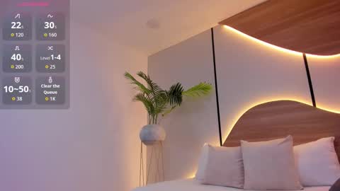 Snapshot of mia_collins96 chatting on 14, 11, 2025 M I A online show from 14, 11, 2025