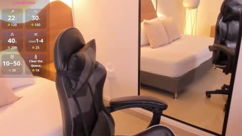 Snapshot of mia_collins96 chatting on 16, 11, 2025 M I A online show from 16, 11, 2025