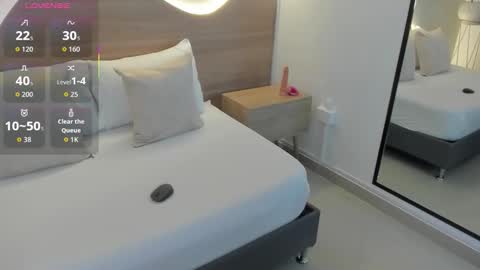 Snapshot of mia_collins96 chatting on 19, 11, 2025 M I A online show from 19, 11, 2025