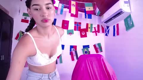 mia_cute_girl online show from 4, 7, 2026