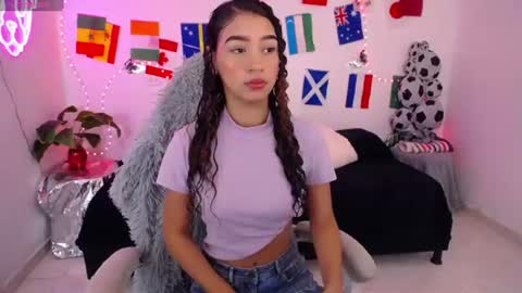 mia_cute_girl online show from 12, 7, 2026