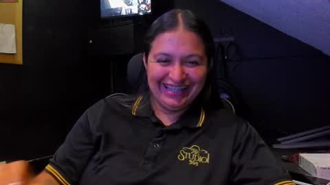 Mia daniela  online show from 9, 9, 2025