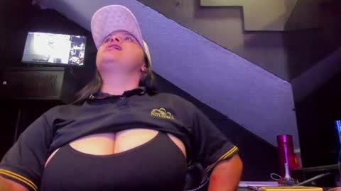 Mia daniela  online show from 18, 9, 2025