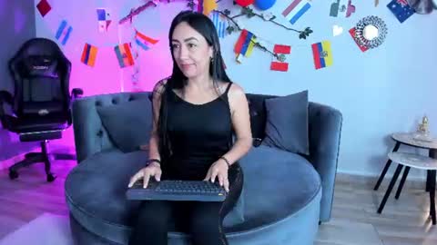 mia_davis__ online show from 30, 6, 2026