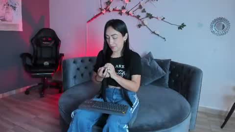 mia_davis__ online show from 15, 7, 2026