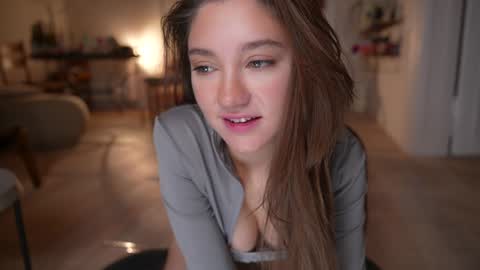 Snapshot of mia_dynasty chatting on 28, 11, 2025 Mia online show from 28, 11, 2025