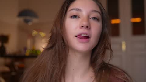 Snapshot of mia_dynasty chatting on 5, 12, 2025 Mia online show from 5, 12, 2025