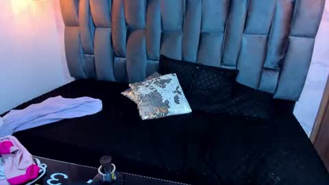 mia_ferrer18 online show from 28, 7, 2026