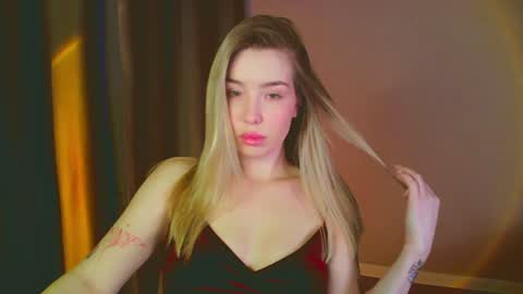 Mia online show from 8, 1, 2025