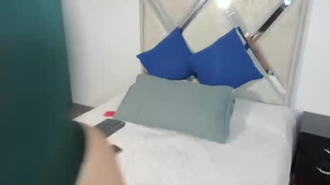 Snapshot of mia_fox3 chatting on 12, 11, 2025 mia fox online show from 12, 11, 2025