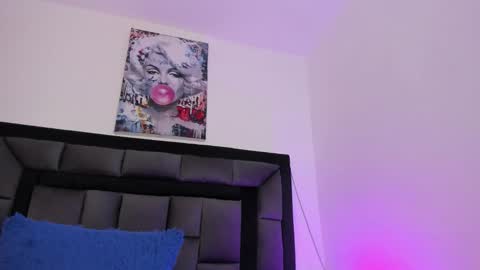 Snapshot of mia_fox3 chatting on 19, 2, 2026 mia fox online show from 19, 2, 2026