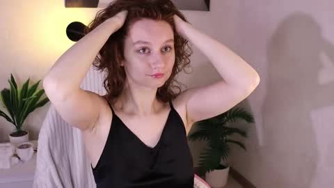 Snapshot of mia_frizz chatting on 4, 6, 2026 Mia online show from 4, 6, 2026