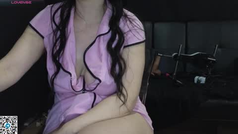 Snapshot of mia_g0ld chatting on 21, 11, 2025 Golden ones online show from 21, 11, 2025