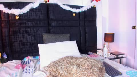 Snapshot of mia_garcia2 chatting on 14, 12, 2024 MIA online show from 14, 12, 2024