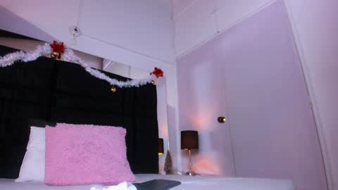 Snapshot of mia_garcia2 chatting on 18, 12, 2024 MIA online show from 18, 12, 2024