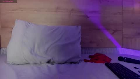  I am Mia  online show from 22, 12, 2025