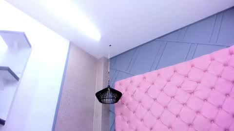 Mia online show from 8, 2, 2026