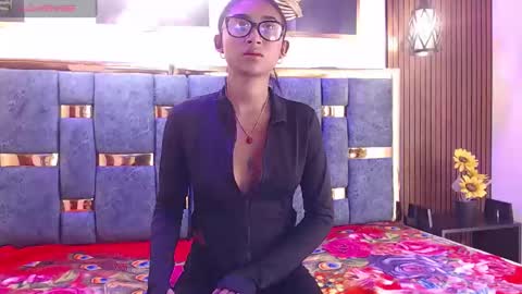 Snapshot of mia_konor06 chatting on 28, 5, 2026 Mia. online show from 28, 5, 2026