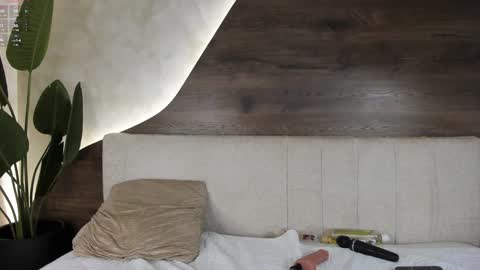 mia_lacy online show from 11, 1, 2025