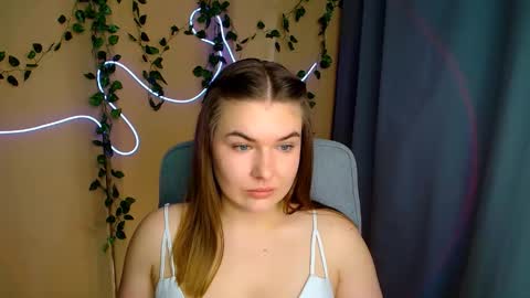 mia_lemm online show from 25, 3, 2026