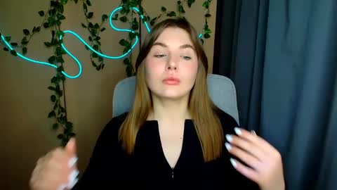 mia_lemm online show from 7, 4, 2026