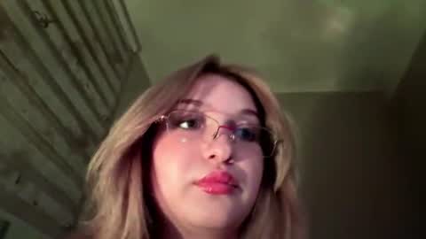 Snapshot of mia_livy chatting on 11, 6, 2026 Miaaa online show from 11, 6, 2026