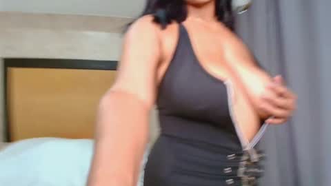 Snapshot of mia_lopez52 chatting on 18, 9, 2025 MIALOPEZ . Y . online show from 18, 9, 2025