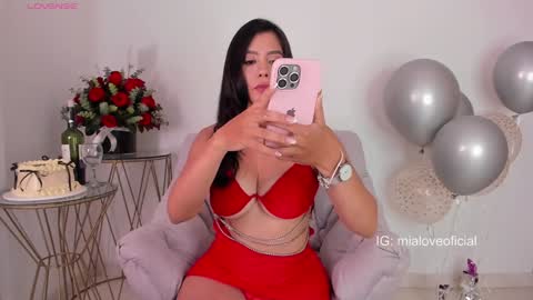 MIA LOVE   online show from 24, 1, 2025