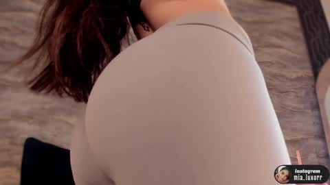 mia_luxor online show from 12, 4, 2026