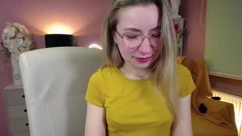 Snapshot of mia_luxx92 chatting on 4, 12, 2024 Mia online show from 4, 12, 2024