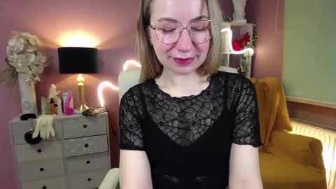 Snapshot of mia_luxx92 chatting on 13, 12, 2024 Mia online show from 13, 12, 2024