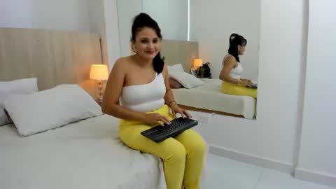 Snapshot of mia_mercier chatting on 11, 6, 2026 Mia Mercier online show from 11, 6, 2026