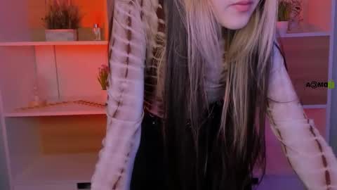 Snapshot of mia_moah chatting on 14, 10, 2025 mia_moah online show from 14, 10, 2025